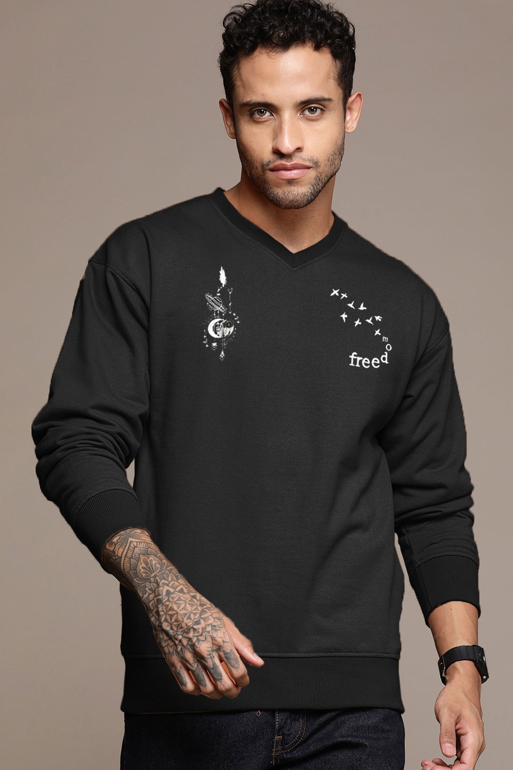 Polo Republica Men's Freedom Embroidered V-Neck Sweat Shirt